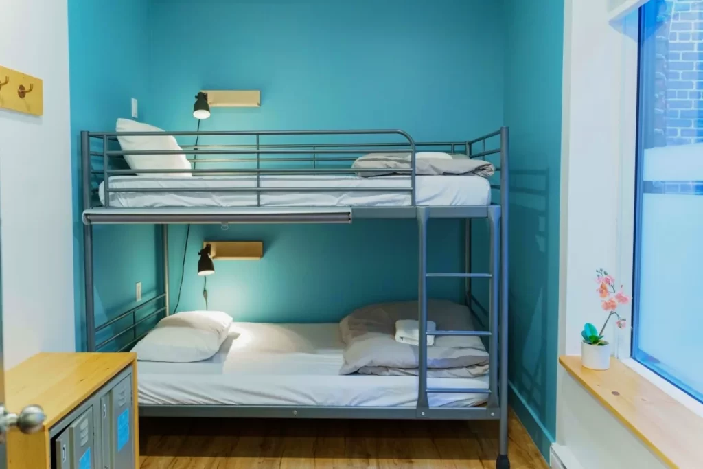 uberge Saintlo Montreal bedroom