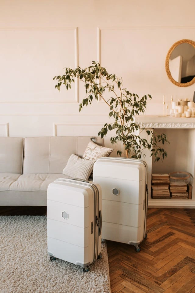 13 essential things to pack for a weekend trip