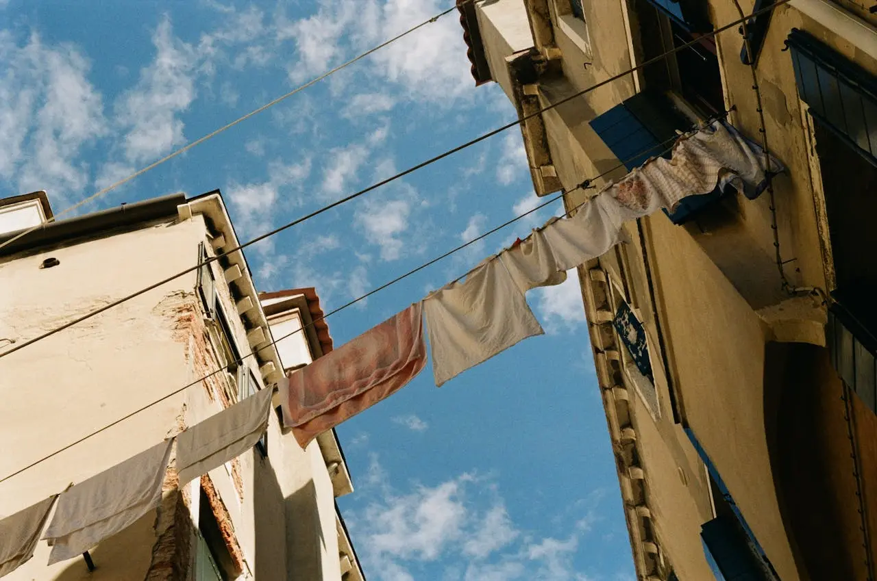 How to Do Laundry While Traveling (5 Best Ways)