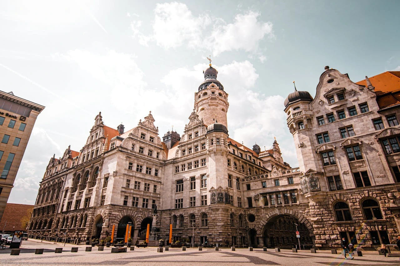 Top 13 Most Walkable Cities In The World (Explore) in 2025