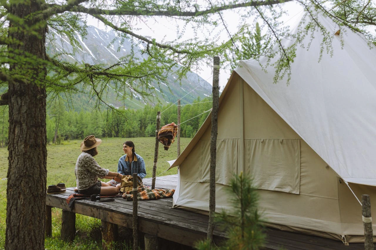 10 Romantic Camping Ideas for Couples in 2025